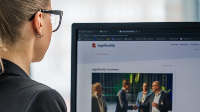 Juridik inbyggt i vardagen — LegalBuddy och Administer ger 4 000 finska bolag ett juridiskt team